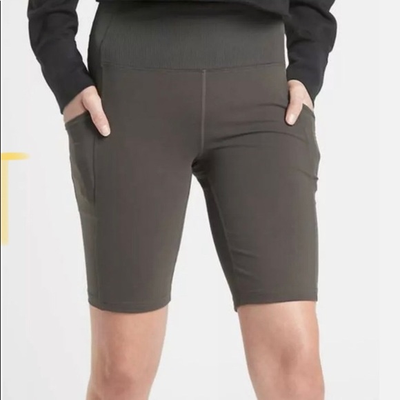 Athleta Pants - Athleta Excursion Hibrid Bike Short